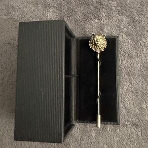 Pronto Uomo Gold Lion Lapel Suit Pin
